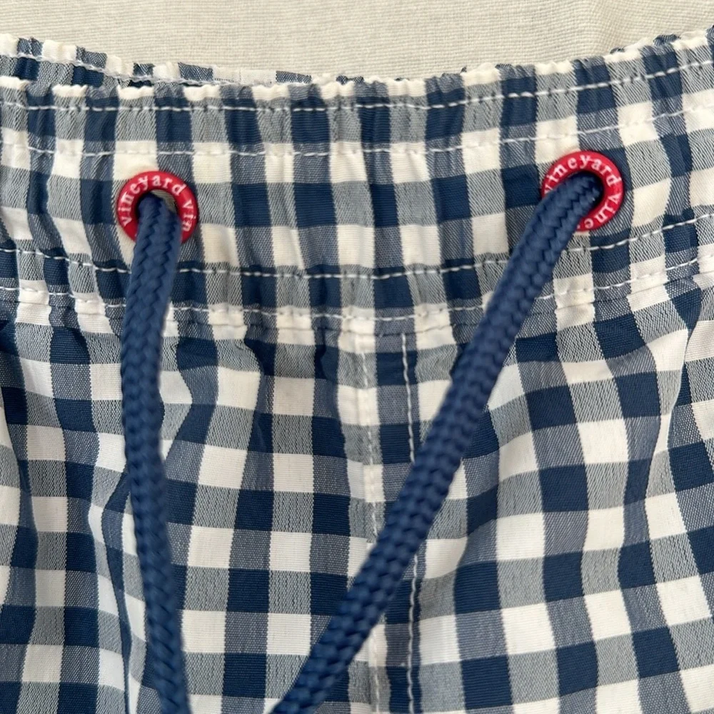 Vineyard Vines Flag Whale Gingham Chappy Trunks size M G17